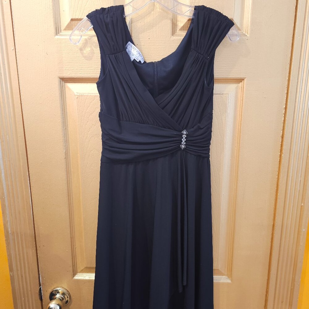 Maggie London Petites - Black Dress (Size 6P)